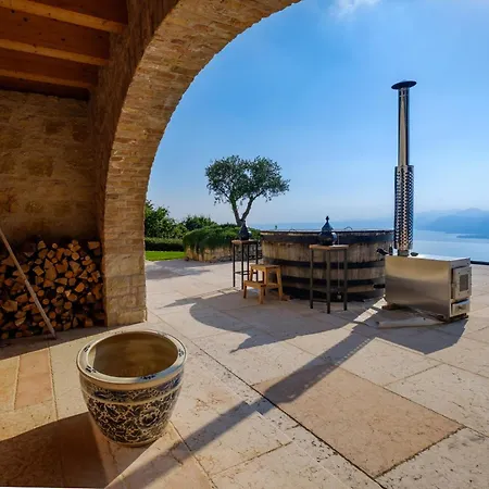 Aquiluna Con Vista Di Garda Apartment *
