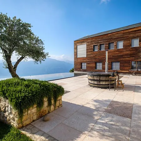 Aquiluna Con Vista Di Garda Apartment *