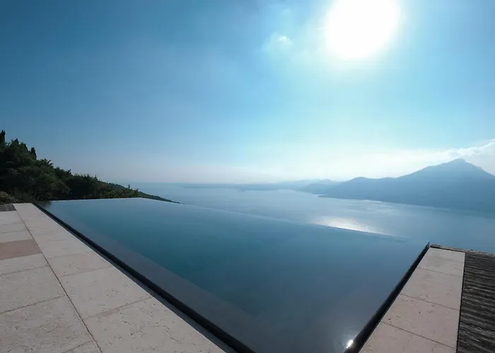 Aquiluna Con Vista Di Garda * Сан-Дзено-ди-Монтанья